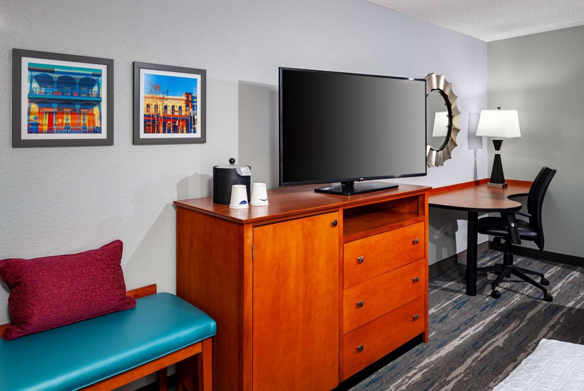 Hampton Inn & Suites Mobile I-65@ Airport Boulevard Exteriör bild