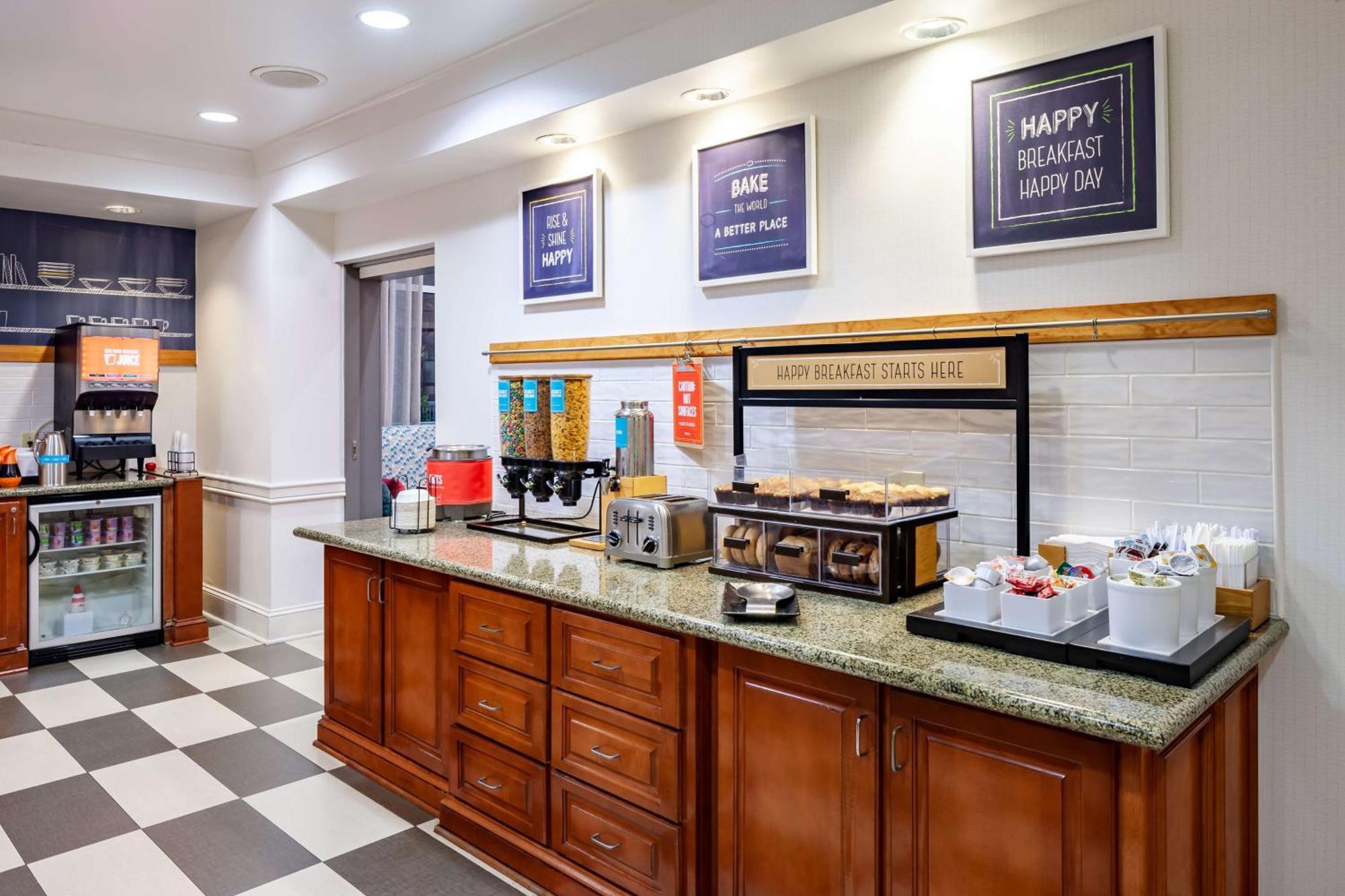 Hampton Inn & Suites Mobile I-65@ Airport Boulevard Exteriör bild