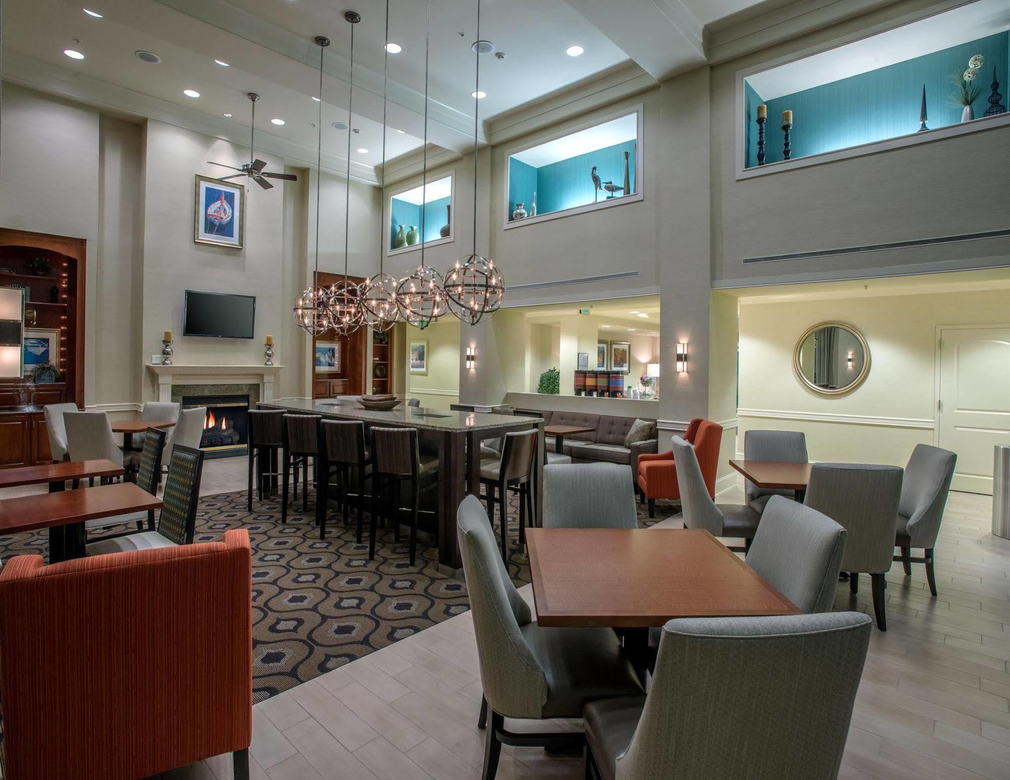 Hampton Inn & Suites Mobile I-65@ Airport Boulevard Exteriör bild